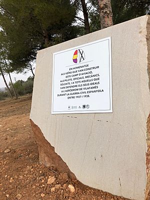 Archivo:Campo de Aviación. Homenaje