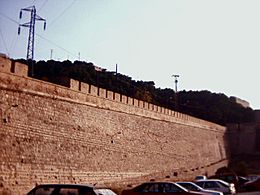 Archivo:Cartagena muralla CarlosIII