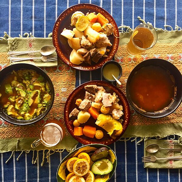 Cocido, o caldo de res