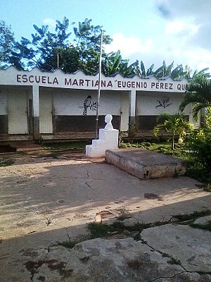 Archivo:Escuela primaria Eugenio Quezada