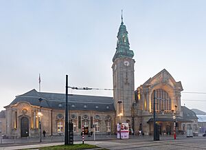 Archivo:Estación central, ciudad de Luxemburgo, Luxemburgo, 2023-12-17, DD 73-75 HDR