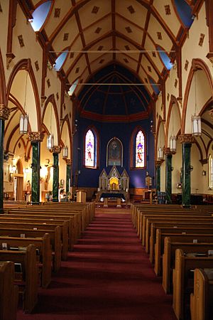 Archivo:Holy Name of Mary Church interior, Sault Ste. Marie, Michigan