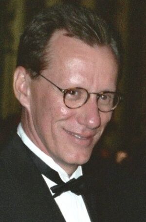 Archivo:James Woods 1995 Emmy Awards (3)