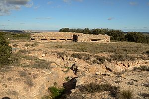 Archivo:Jaulín - Vértice Parapetos - 1