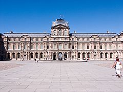 Louvre Pavillon Horloge