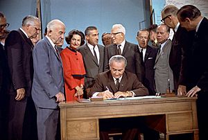 Archivo:National Wild and Scenic River signing