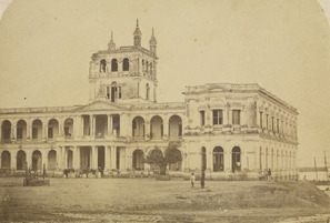 Archivo:Palácio de Los Lopez após bombardeio durante a Guerra do Paraguai