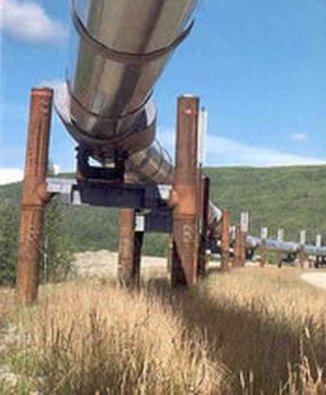 Archivo:Pipeline-small image, seen from below