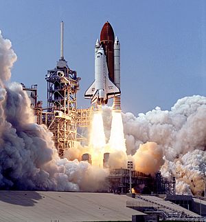 Archivo:STS-30 launch