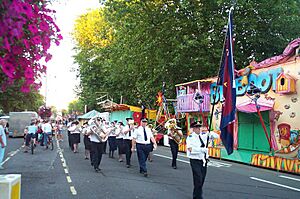Archivo:SalvationArmyParadeOxford