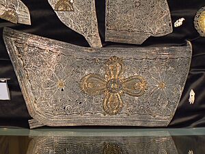 Archivo:Samokov-History-museum-silver-filigree-icon-repousse-cover