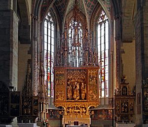 Archivo:St. James, Levoča, Main altar, 2017 v2