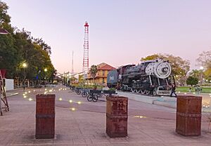 Archivo:Tres Centurias, Barrio de la Estación, Aguascalientes, México 11