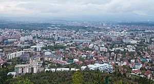 Archivo:Vista de Skopie, Macedonia, 2014-04-16, DD 82