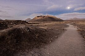 Volcán Montaña del Cuervo (Lanzarote).jpg