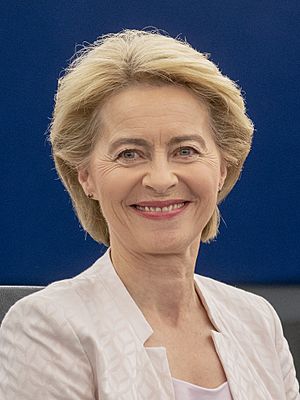 Archivo:(Ursula von der Leyen) 2019.07.16. Ursula von der Leyen presents her vision to MEPs 2 (cropped)