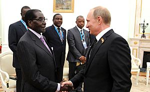 Archivo:Президент России Владимир Путин с Президентом Зимбабве Робертом Мугабе 3