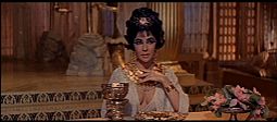 Archivo:1963 Cleopatra trailer screenshot (13)