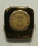 Archivo:1984 Winter Olympics gold medal