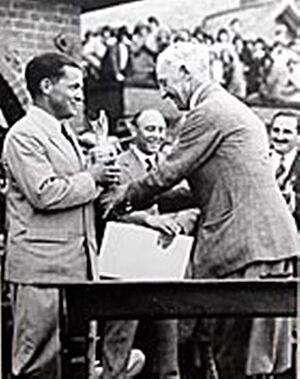 Archivo:Bobby Jones wins British Open in 1930