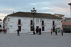 Archivo:Casa Parroquial - Santa Fe (Granada)