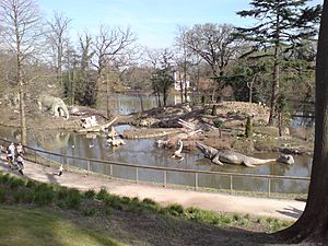 Archivo:Crystal Palace Dinosaurs overview
