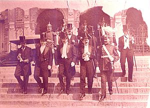 Archivo:El gobernador de Tucumán, Juan Baustista Bascary y su gabinete de gobierno. Año 1918