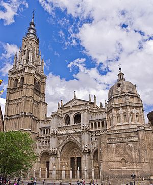 Archivo:Exteriors of Cathedral of Toledo 03