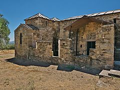 Fachada septentrional de la Basílica de Santa Lucía del Trampal (Alcuéscar)