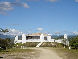 Archivo:Fuerte de San Cristóbal en Gracias, Honduras