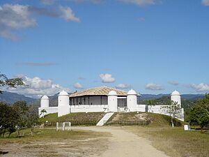 Archivo:Fuerte de San Cristóbal en Gracias, Honduras