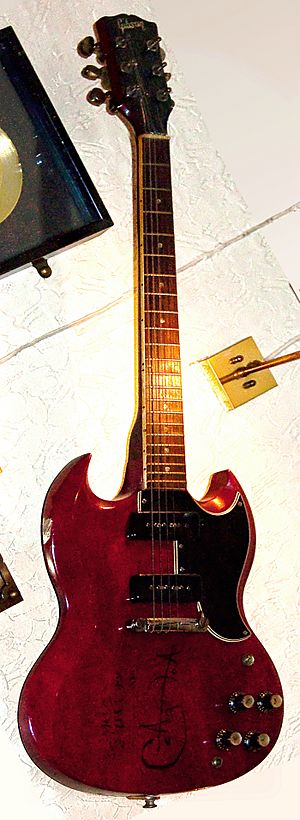 Archivo:Gibson SG Special, Carlos Santana @ HRC Cairo