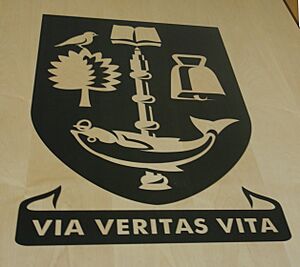 Archivo:GlasgowViaVeritasVita
