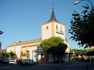 Archivo:Iglesia en Sevilla la Nueva
