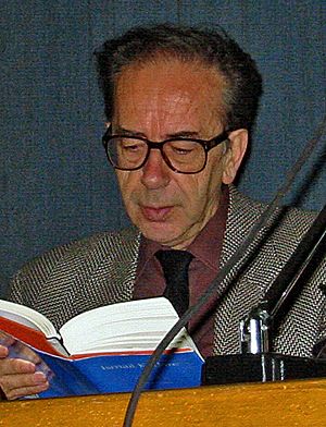 Archivo:Ismail Kadare