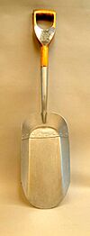 Archivo:Kolskyffel i metall