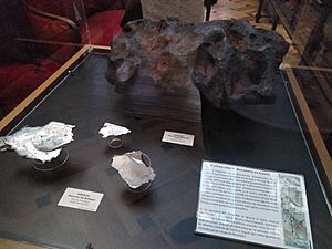 Archivo:Meteorito de Retuerta del Bullaque - IMG 20191009 192050 822