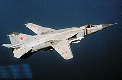 Archivo:MiG-23-red12