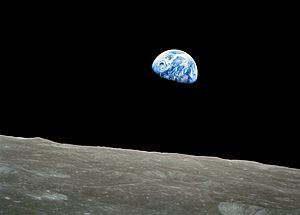 Archivo:NASA-Apollo8-Dec24-Earthrise-b