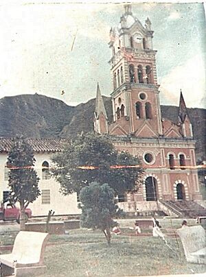 Archivo:Parroquia San Francisco Javier Acevedo