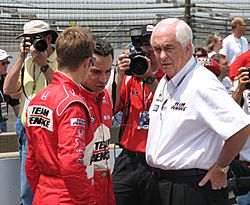Archivo:Penske Racing 2009 Indy 500 Carb Day