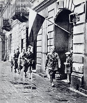 Archivo:Powstanie warszawskie patrol
