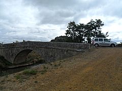 Puente de Carrecalzada. Canal de Castilla