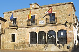 Archivo:San Martín de Pusa, ayuntamiento 2