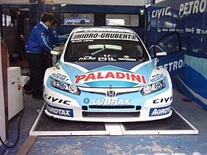 Archivo:TC 2000 Honda New Civic 2010