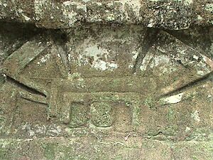 Archivo:Tikal Structure 5D-43 detail