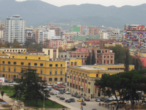 Archivo:Tirana-2003