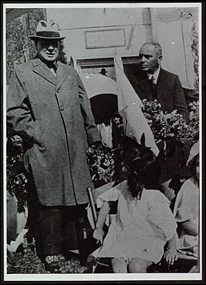 Archivo:Winston Curchill in Tel Aviv, 1921