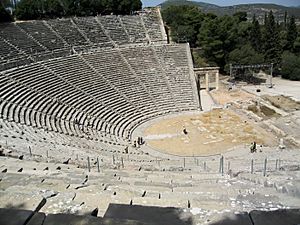 Archivo:2007 Greece Epidavros theater