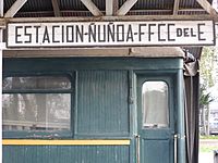 Archivo:Antiguo cartel de la estación Ñuñoa, de Ferrocarriles del Estado, hoy en Museo Ferroviario de Santiago de Chile
